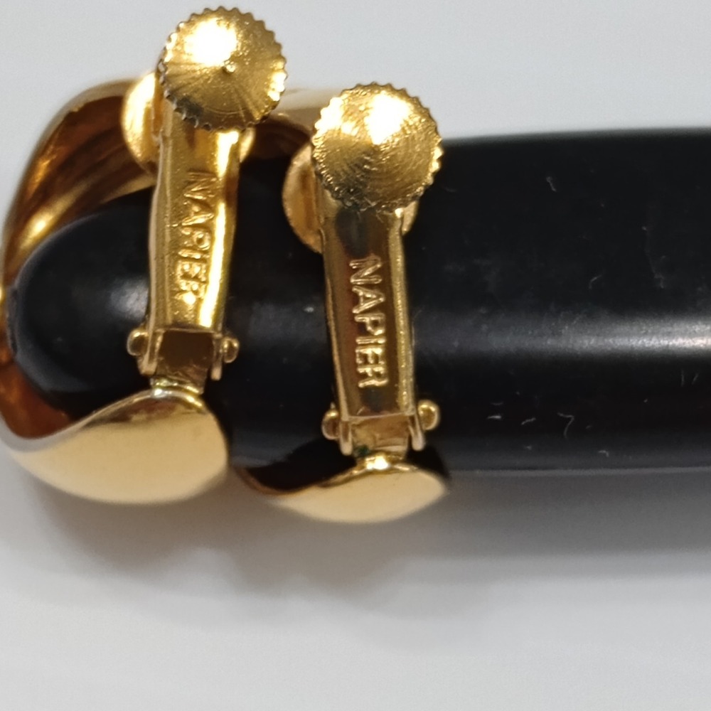 Vintage Napier Gold Tone Hoop Earrings‎ Clip On Screw Back Signed Retro - Picture 7 of 10
